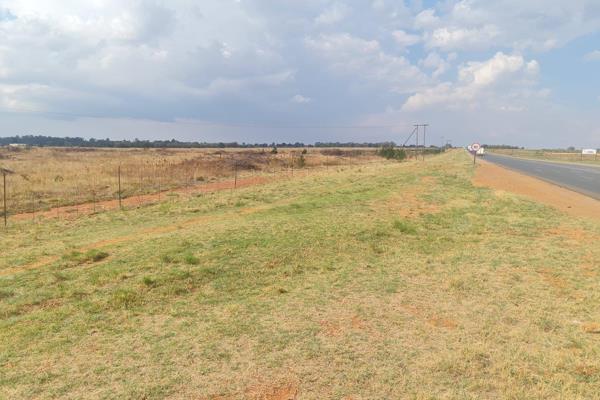 75 Ha of which +/- 15 ha fallout land is tarmac on the side of land. 60 ha in one block very well fenced whole farm can be ploughed ...