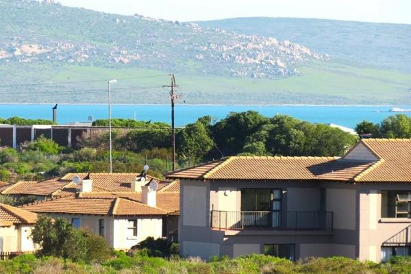 Beautiful North facing 400sqm plot, situated in Sunset Estate, next Langebaan Country Estate with a green belt separating the two ...