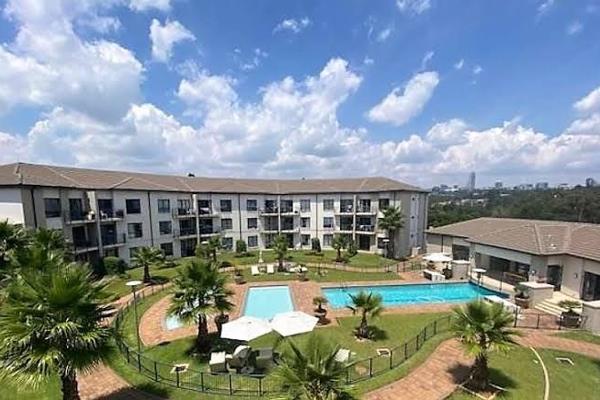 This outstanding 2 bed 2 bath ground floor apartment with amazing living area leading to outdoor estate lifestyle 

Incredible kitchen ...