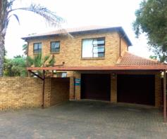 Townhouse for sale in Weltevreden Park