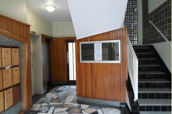 Secure charming 1 bedroom flat in mid-century modern block. Spacious with separate ...