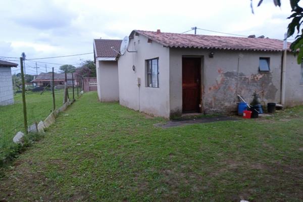 Grab this property with both your hands this gem is located  in the area of enseleni.
There are two properties in this yard 
first ...