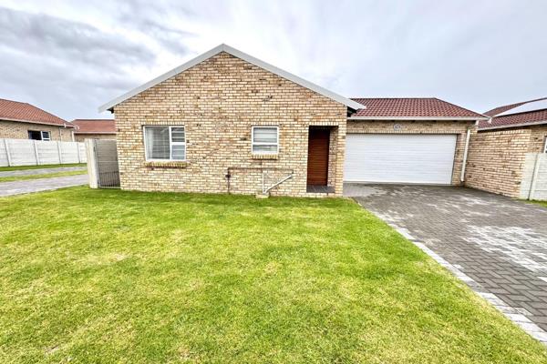 This neat, low-maintenance facebrick home is ready to impress! Featuring 2 spacious bedrooms with built-in cupboards and 1 bathroom ...