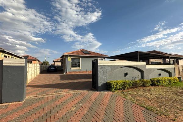 Nestled in Witpoortjie Estate, based in Kagiso, this charming freestanding home offers both comfort and peace of mind.
Step into a ...