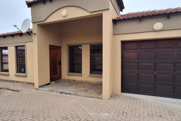 This beautiful 3 bedroom House is situated in a complex which gives you peace of mind of

a safe and secure environment for your ...