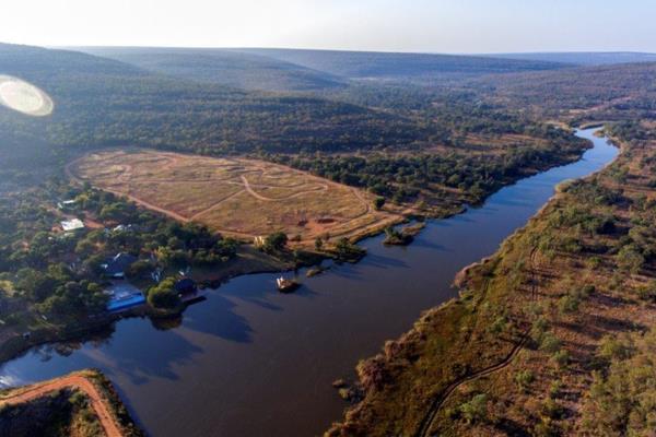 Come and experience the magnificence of the bushveld!

Beautifully portrayed by this 2367 Ha lifestyle lodge. Situated in a ...