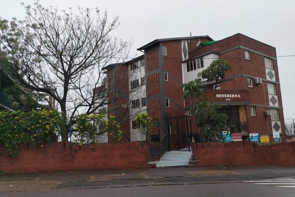 This 2 bedroom apartment is situated in a small secure complex in Umbilo, close to the Queensmead Mall and local schools.
The ...