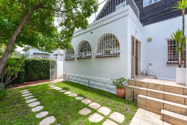 BRAND NEW LISTING 

Renovator’s Dream in Sought-After Parkhurst

Nestled in the heart of the highly coveted Parkhurst, this charming ...