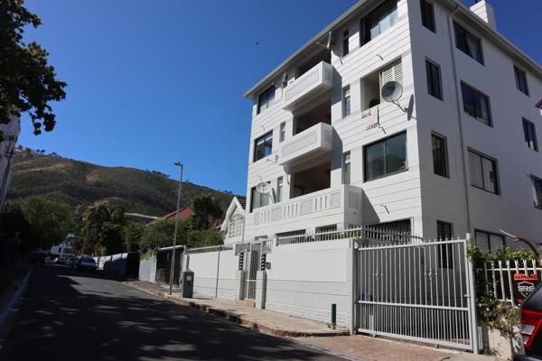 Unfurnished 2 bedroom apartment for rent Sea Point. Both bedrooms with built in cupboards. Open plan lounge and kitchen area. Kitchen ...