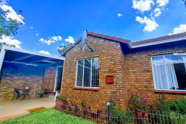 - **No Loadshedding Zone**

 Welcome to your Lovely Townhouse &amp; Secure living for all walks of life!

This beauty present:

 ...