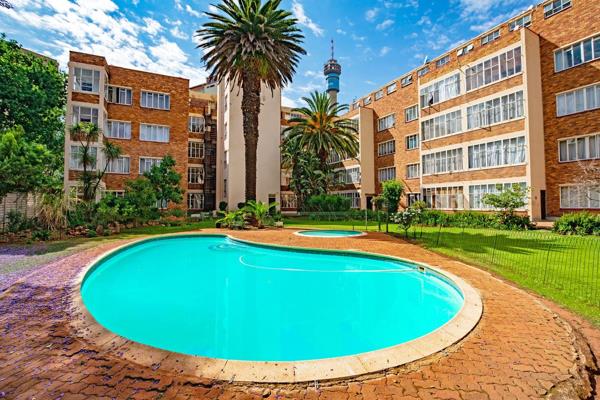 Ideal Investment for University Student:

Walking distance to wits university open lounge, dining room slides on to enclosed balcony. ...