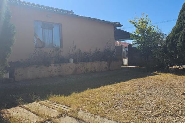 Property with Potential and 3 -Bedroom Flat!
•	Spacious 4-bedroom house
•	2-bathrooms
•	Large living area
•	TV room
•	Kitchen ...