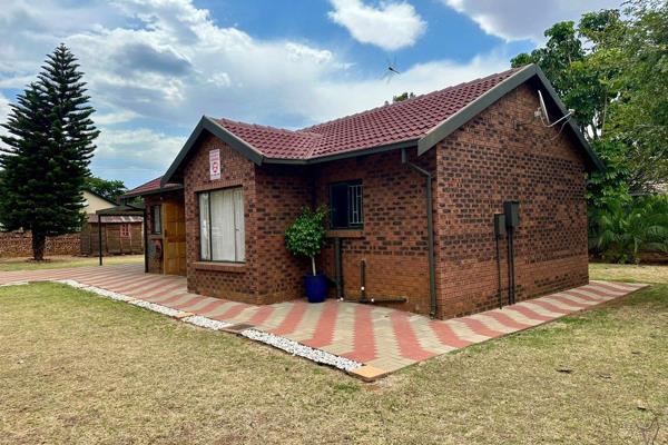 13 BEDROOM HOUSE FOR SALE

Look at this modern property situated in the lovely Orchards with a huge yard.

3 Bedrooms

2 ...