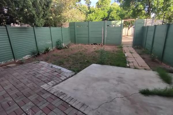 Two bedroom Townhouse for sale in Wilkoppies consists of the following;
2 x Bedrooms
One Bathroom and Toilet
Beautiful kitchen ...