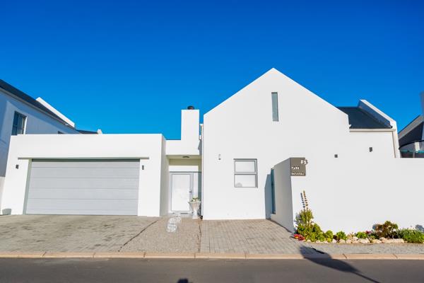 **Discover Your Dream Home in Blue Lagoon, Langebaan!**

Welcome to your future oasis! Nestled in the serene and sought-after Blue ...