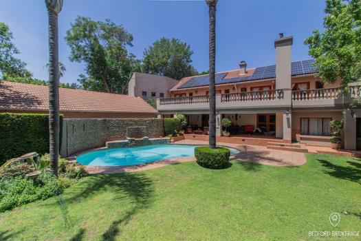 5 Bedroom House for sale in Bedfordview