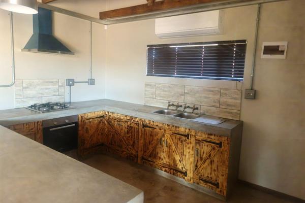 Modern 2 bedroom 1 bathroom free standing apartment to rent on Reitzhof plots in Kathu. 
Enjoy this farmstyle atmosphere only 10 ...