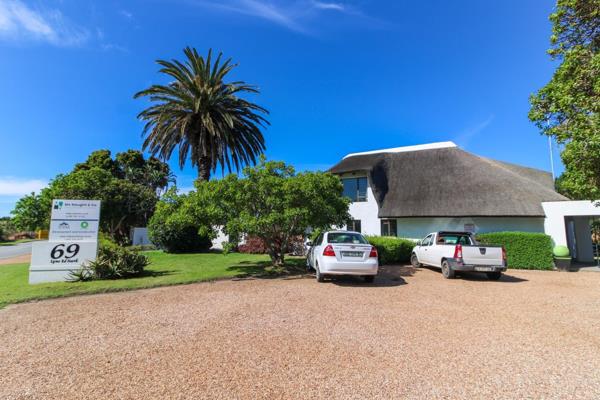 This enchanting property on the St Francis Bay golf course combines classic Village style with ample greenery and an adaptable layout ...