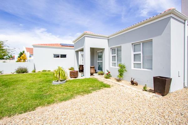 One year old home, beautifully cared for, and established new garden. 
Corner plot,  3 Garages, 3 Bedrooms and 3 ensuite Bathrooms plus ...