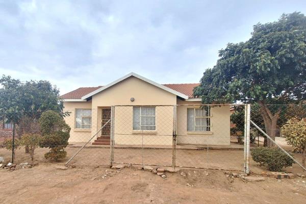 Discover an exceptional investment opportunity with this 4-bedroom home in Seshego’s vibrant kasi area, perfect for rental income and ...