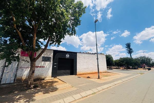 High visibility retail space oppotunity on a busy road in Klipspruit. 
The property is tiled, painted and have all the necessary ...