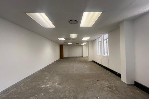 Located within the bustling 204 Oxford shopping center in Illovo, this prime 117 sqm space on the 2nd floor of the Thrupps Center ...