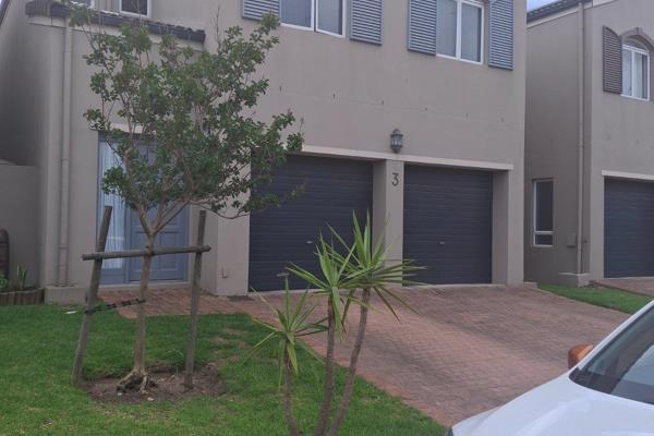 This is a very neat 3 bedroom, 2.5 bathroom home for rent for the perfect ...