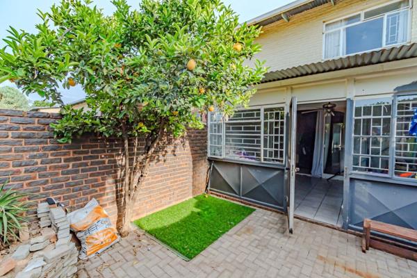 Situated in one of the smaller complexes in Tamara Park (an extention of Clubview). This property would be ideal for getting into the ...