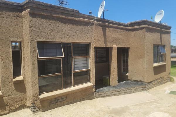 Investment Property up for grabs 

3 Bedroom House For Sale in Diepsloot

Stand boasting land size of 573m2, which gives plenty of ...