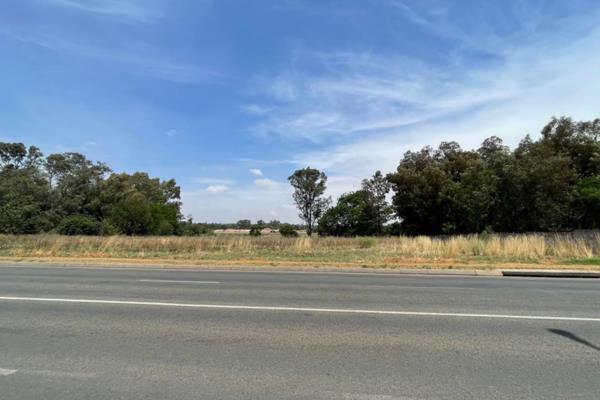 Exclusive mandate!

This well located 1.6 hectare land offers an exceptional development opportunity along the busy Pierneef ...