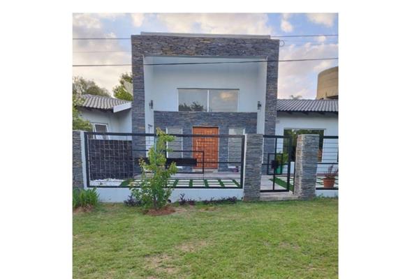 &quot; Chic 1-Bedroom Bachelor Awaits You!&quot;
Welcome to your new home in the heart of Sunward Park, Gauteng, South Africa! Nestled ...