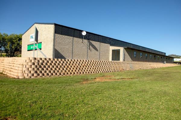 Newly built warehouse for rent, ideally situated between Paarl and Wellington on the R45 ...