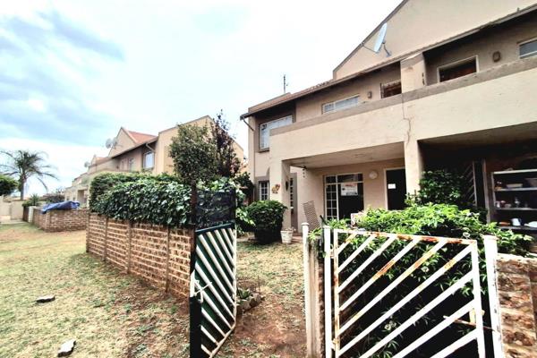 Pet friendly one bedroom plus study ground floor unit | private garden | great value | ...