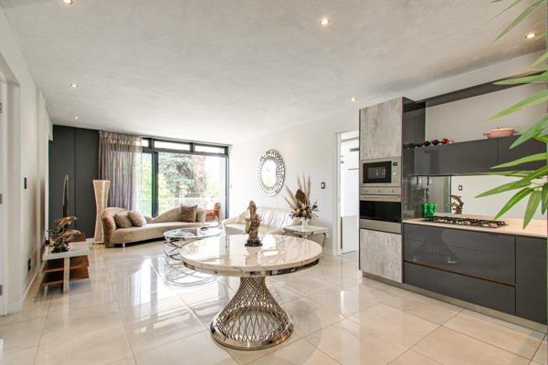 LUXURY 3-Bedroom Apartment For Sale 

Presenting a contemporary 3 Bed / 3 Bath ...