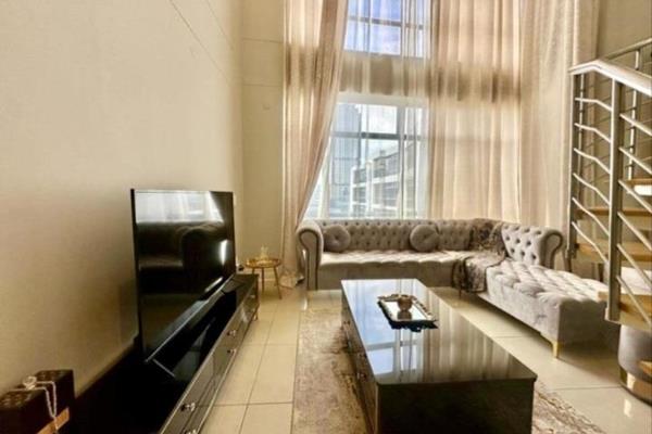 This elegantly fully furnished loft apartment is located on the 12th floor and includes: A lounge, dining room, kitchen, guest bathroom ...