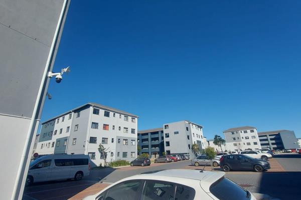 Welcome to a new and improved Belhar Views where secure living is taken seriously. 

This apartment is situated opposite the Unibell ...