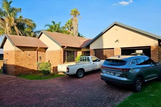 4 Bedroom House for sale in Del Judor