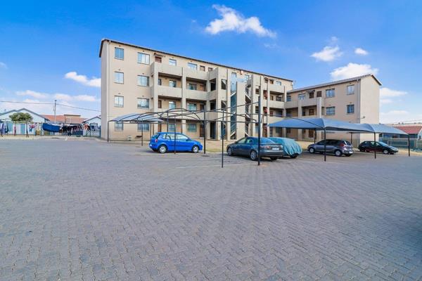 Neat and modern apartment
open plan living area
Kitchen has new cupboards
2 spacious ...