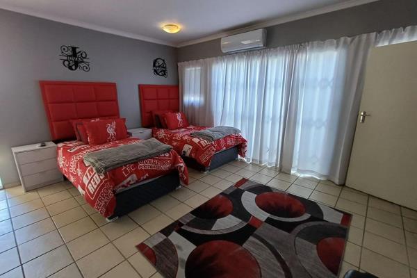 1 BEDROOM TO RENT IN WINDSOR PARK, KRAAIFONTEIN

- 1 Bedroom with built-in cupboards ...