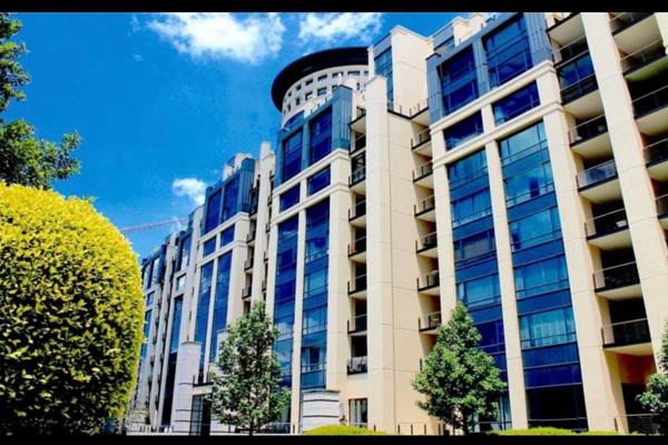 2 bed 2 bath Cosy Furnished apartment!!!!!

Welcome to our beautiful home in the heart of Sandton! This exquisite 2-bedroom, fully ...