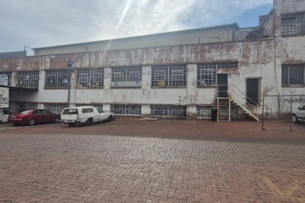 This 650m2 industrial property is available to let at an asking rental of R20,000 per ...