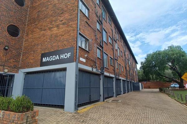 Charming Two-Bedroom Apartment in Croydon’s Magda Hof
Discover the perfect blend of ...