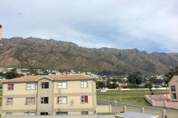 Spacious Sunny Apartment 

Lovely two bedroom apartment, set in a gated estate, with stunning mountain views. Close to Gordon&#39;s Bay ...