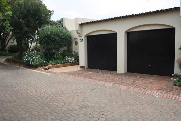 Merrow Down Country Club is a secure estate for the over 50s. It is near Fourways and is ...