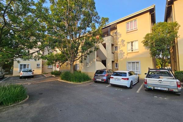 Welcome to this charming 2 bedroom / 1 bathroom ground floor apartment for sale in Sheffield Beach, Ballito. Situated in the secure ...