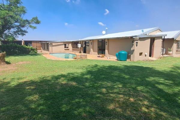 An ideal stand for farming and making this space your own smallholding!! Just outside of  Vanderbijlpark, a few kilometers from town ...