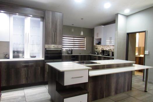 5 Bedroom House for sale in Bendor