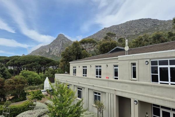 Beautiful A-grade office space available in the secure Steenberg Office Park, Westlake. ...