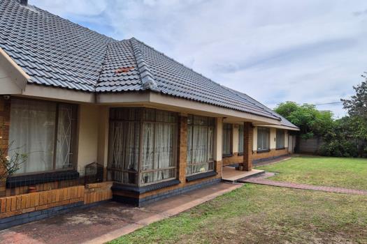 4 Bedroom House for sale in Vanderbijlpark SW 1