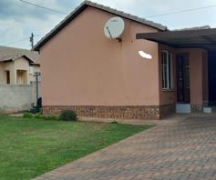 House for sale in Hlalamnandi